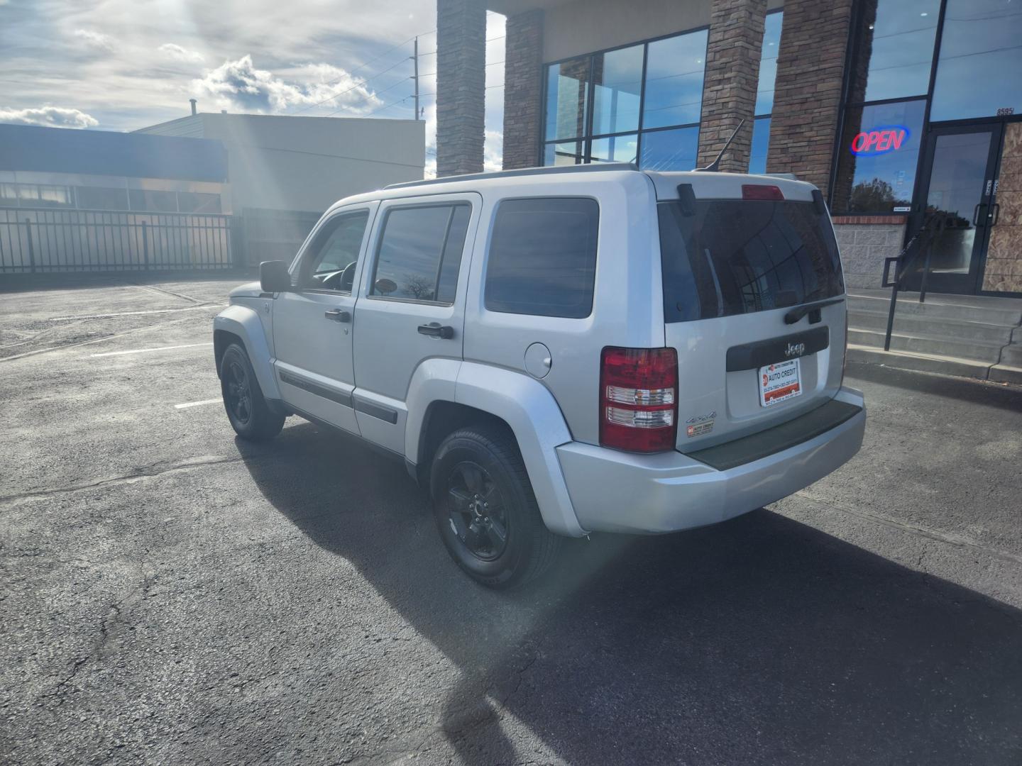 2012 JEEP LIBERTY SPORT 4WD (1C4PJMAK9CW) with an 3.7L V6 SOHC 12V engine, 4-Speed Automatic transmission, located at 8595 Washington St., Thornton, CO, 80229, (303) 287-5511, 39.852348, -104.978447 - Are you in the market for a pre-owned vehicle in Thornton, CO? Look no further than D1 Auto Credit - Thornton. As a trusted used car dealer in Denver County, Jefferson County, and Adams County, we specialize in providing bad credit auto loans for quality used and pre-owned cars, trucks, vans, SUVs, - Photo#7